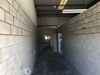 concrete retaining wall